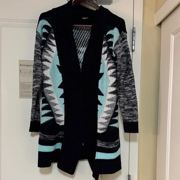 Southwest Sass Charlotte Russe Cardigan — Cozy, Bold & Ready to Slay (Size M) - Picture 1 of 6